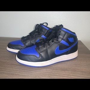 Nike Air Jordan Royal Mid Boy’s Tennis Shoes - 6.5